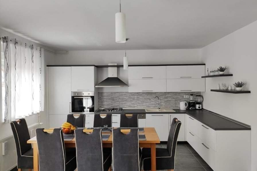 M&S&N Apartment กราโบวาซ ภายนอก รูปภาพ